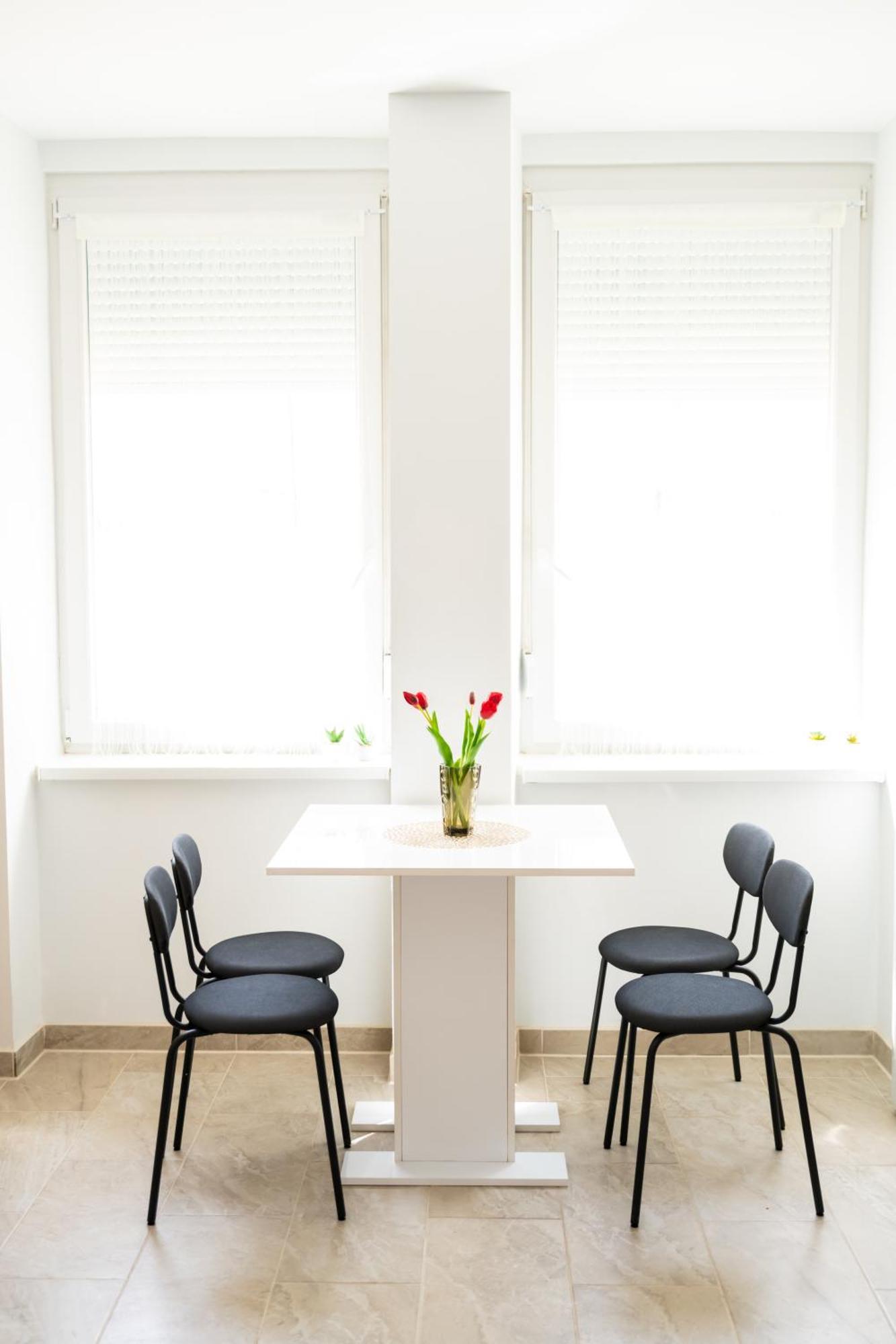 Winestone Corner Apartment Дебрецен Екстериор снимка