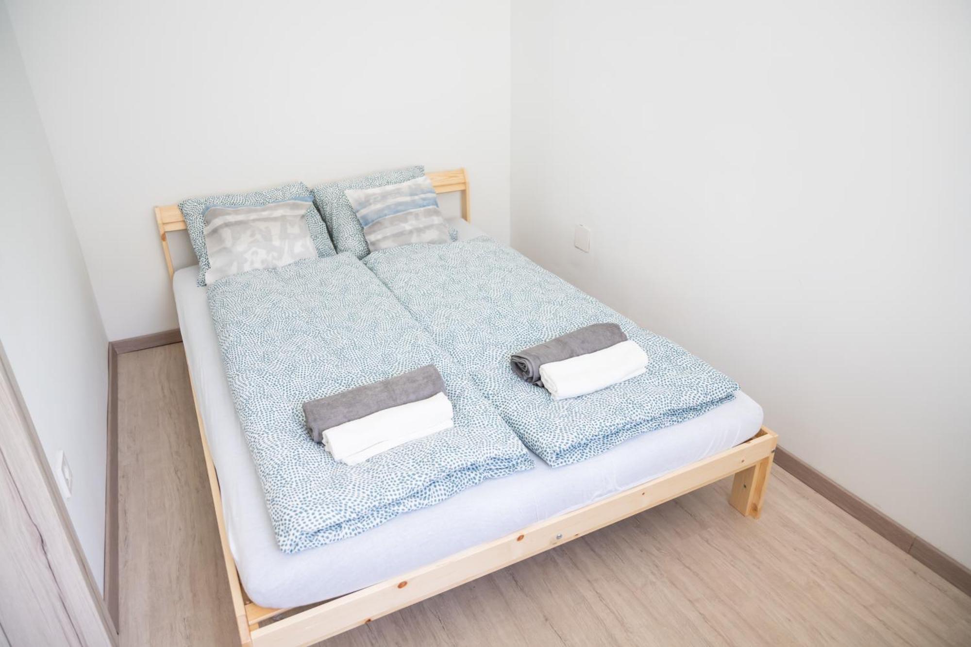 Winestone Corner Apartment Дебрецен Екстериор снимка
