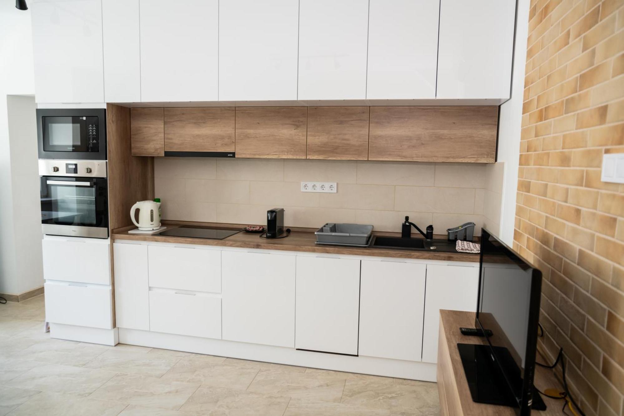 Winestone Corner Apartment Дебрецен Екстериор снимка